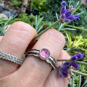 Różowy turmalin pierścionek