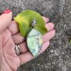 Labradoryt zielony liść