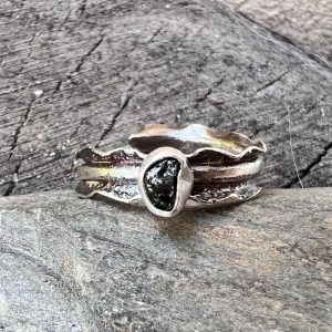 Diament surowy pierścionek