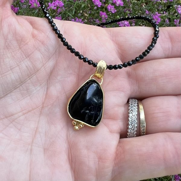 Czarny turmalin naszyjnik złocony