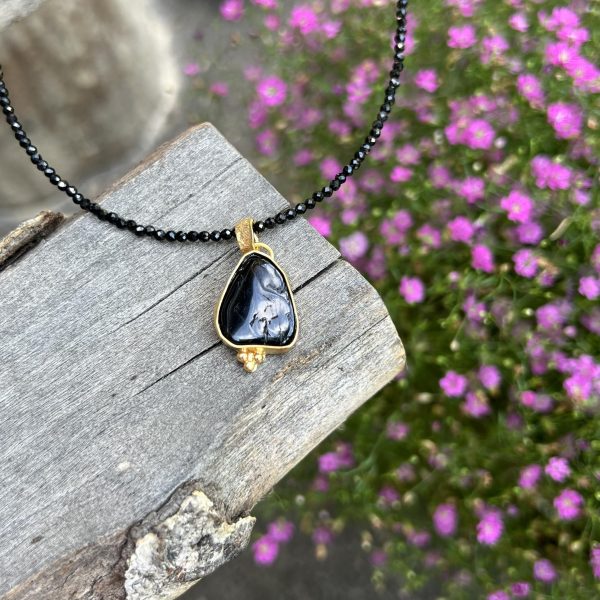 Czarny turmalin naszyjnik złocony