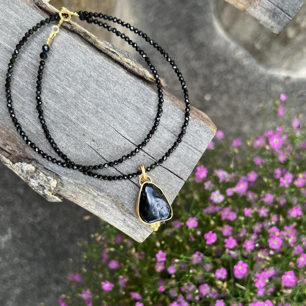 Czarny turmalin naszyjnik złocony