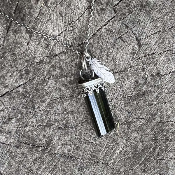 Turmalin czarny wisior amulet ochronny