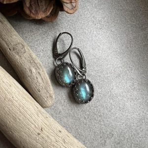 Labradoryt koronka kolczyki