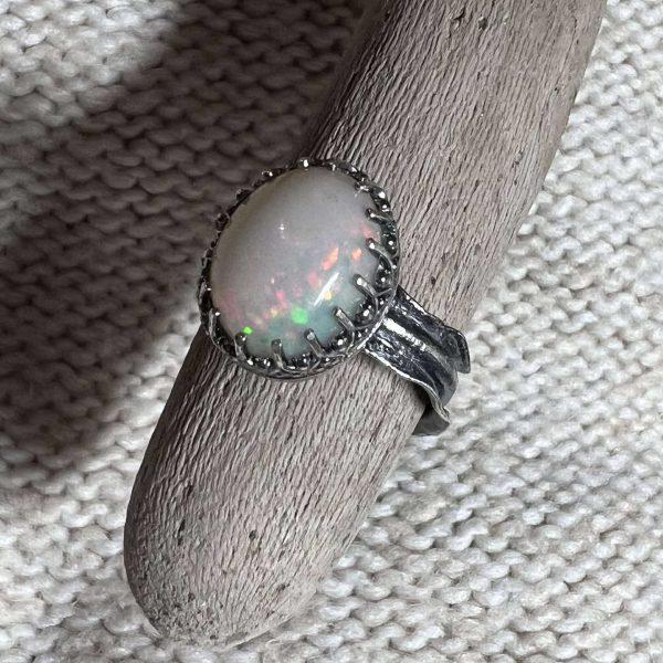 Etiopski opal pierścionek owal
