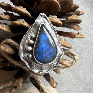 Kropla labradoryt pierścionek