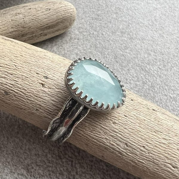 Akwamaryn pierścionek niebo