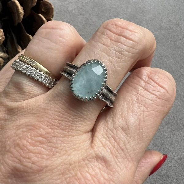 Akwamaryn pierścionek niebo