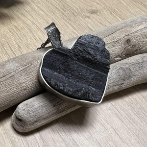Czarny turmalin serce
