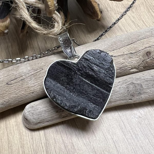 Czarny turmalin serce