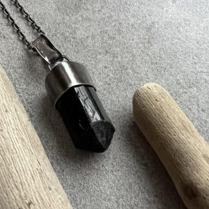 Czarny turmalin wisior przeciw negatywizmowi