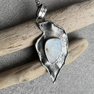 Kamień księżycowy liść