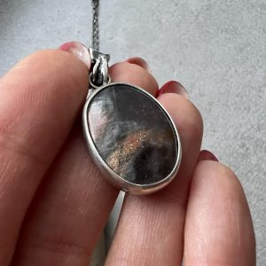 Kamień słoneczny wisiorek z iolitem