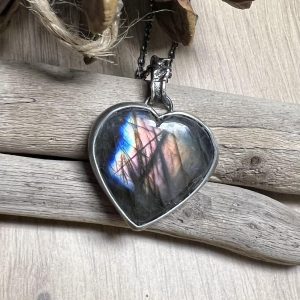 Labradoryt serce z kamienia