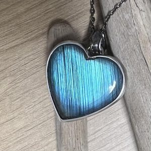 Labradoryt serce zawieszka