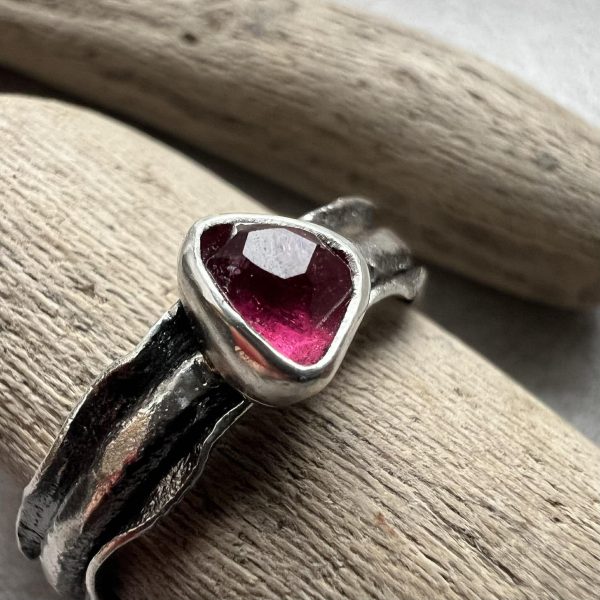 Pierścionek turmalin malinowy