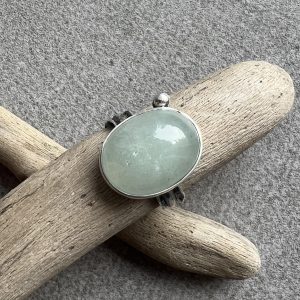 Akwamaryn pierścionek kropeczki