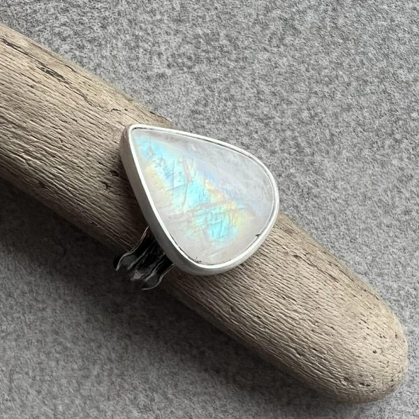 Kamień księżycowy kropelka