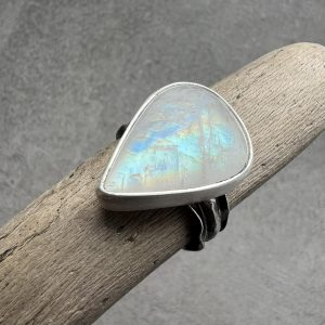 Kamień księżycowy kropelka