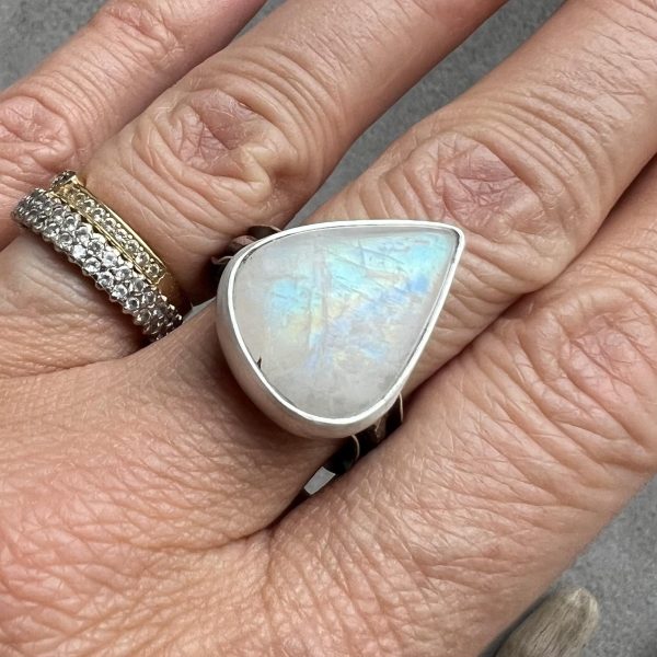 Kamień księżycowy kropelka