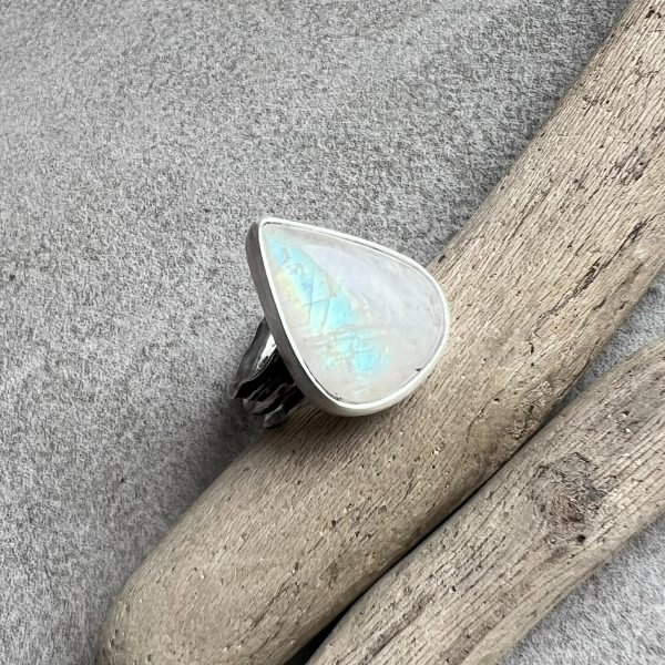 Kamień księżycowy kropelka