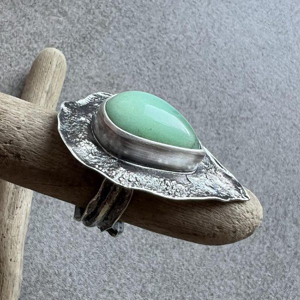 Chryzopraz pierścionek kropelka 2