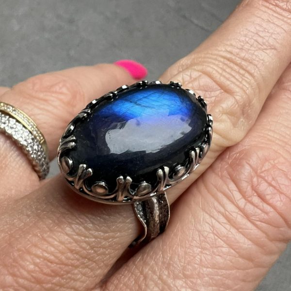 Labradoryt niebieski owalny pierścionek