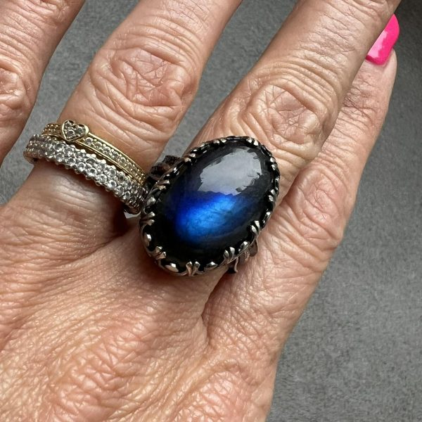 Labradoryt niebieski owalny pierścionek