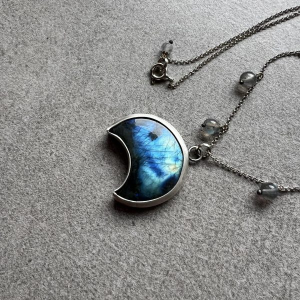 Lunula z labradorytem niebieskim