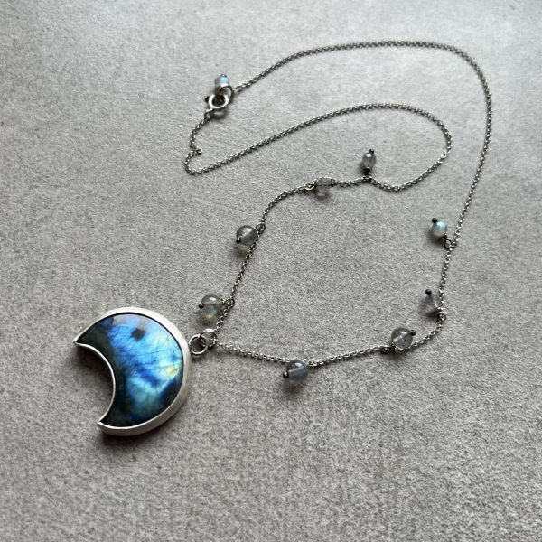 Lunula z labradorytem niebieskim