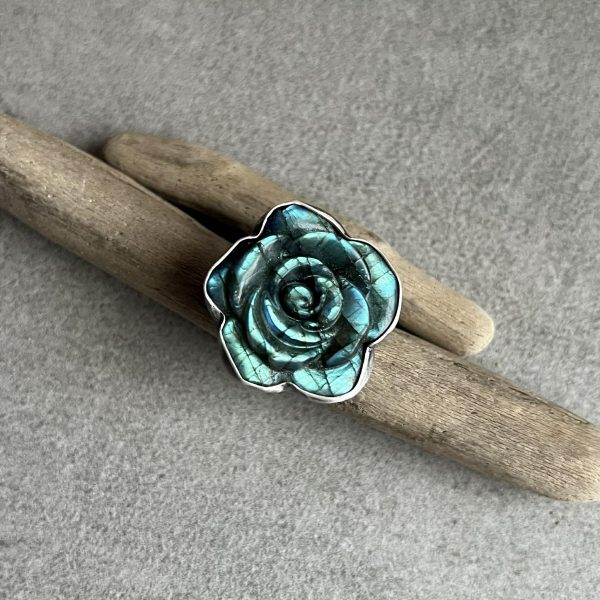 Pierścionek róża z labradorytu