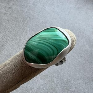 Pierścionek z malachitem owalny