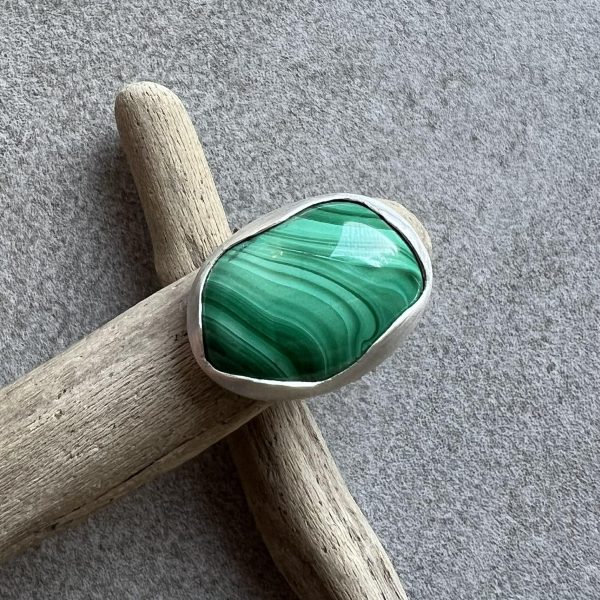 Pierścionek z malachitem owalny