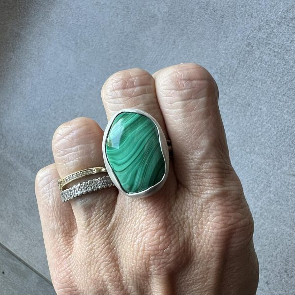 Pierścionek z malachitem owalny
