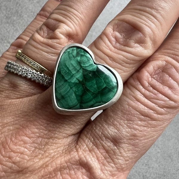 Serce z malachitu pierścionek