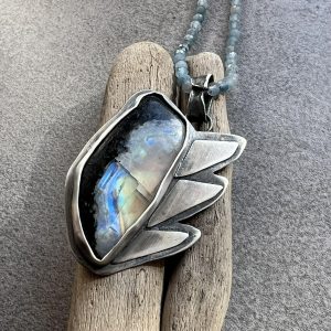 Kamień księżycowy wisior tęcza