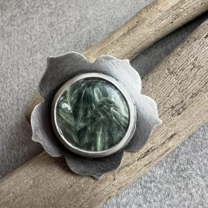 Pierścionek z serafinitem