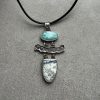 Poziomy owal błękitnego larimaru 23x12 mm i agat dendrytowy z roślinnym wzorem Larimar agat wisior totem